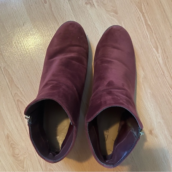 Red velvet ankle boots - Picture 2 of 7